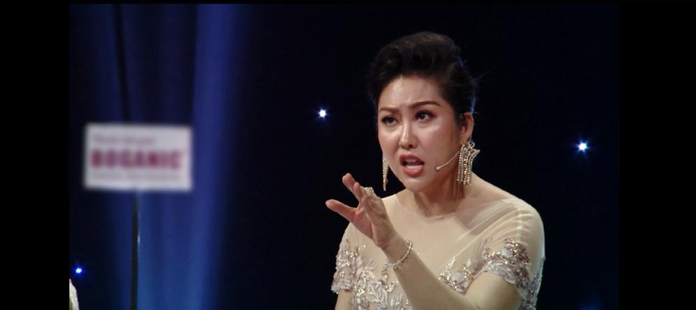 Sau phần thi ứng xử hoa hậu rườm rà kinh điển, Phi Thanh Vân lại điệu chảy nước khi diễn thuyết nạn ấu dâm-1