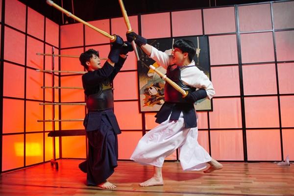 Quay lại với điện ảnh sau tai nạn phải thẩm mỹ, Harry Lu trở thành cao thủ kiếm đạo Nhật Bản-3