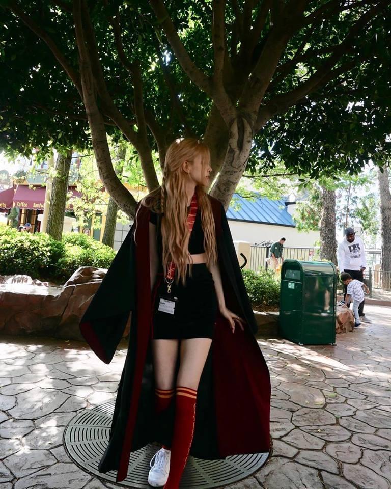 Loạt ảnh đời thường không photoshop của Black Pink: Không chỉ gương mặt mà body cũng đẹp cực phẩm-13