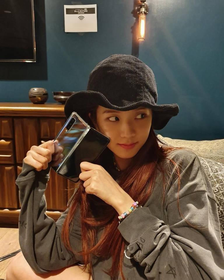 Loạt ảnh đời thường không photoshop của Black Pink: Không chỉ gương mặt mà body cũng đẹp cực phẩm-19