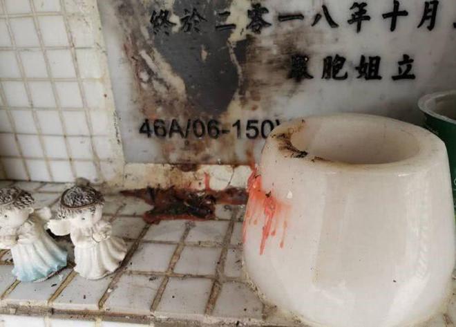 Bia mộ của Lam Khiết Anh bị vấy bẩn, không người thăm nom-1