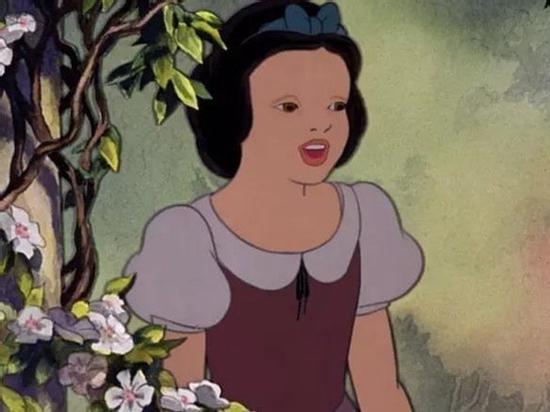 Thử bôi lớp trang điểm đi, các công chúa Disney trông sẽ như thế nào?