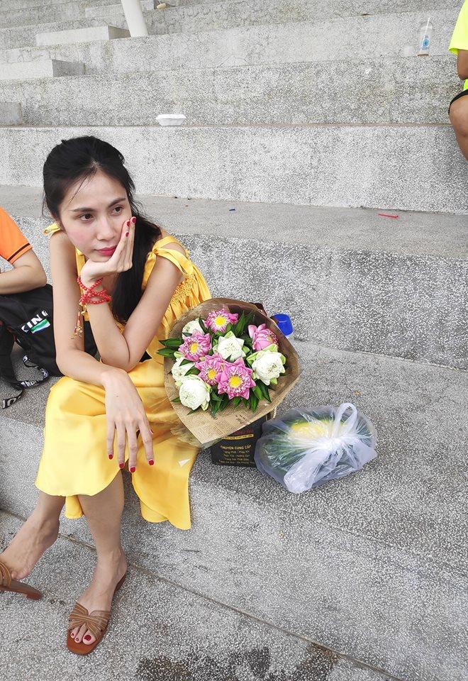 Thủy Tiên gầy tong teo trơ xương ức, khác một trời một vực với hình đã qua photoshop-9