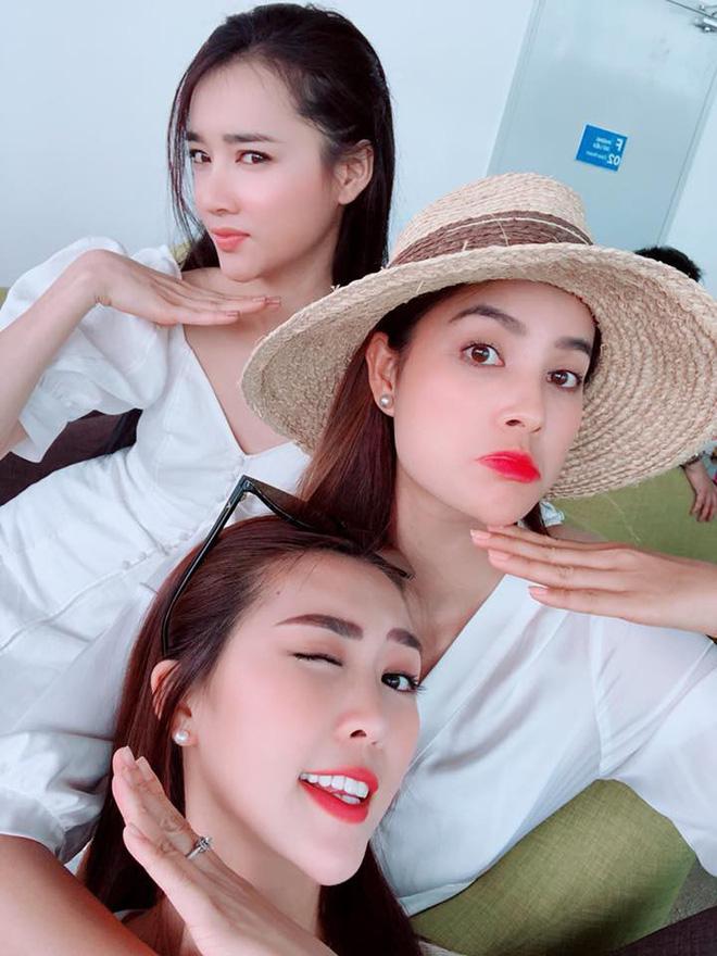 Liều mình đứng ngang dàn hoa hậu hot nhất showbiz Việt, nhan sắc của Nhã Phương xếp hạng thứ bao nhiêu?-5