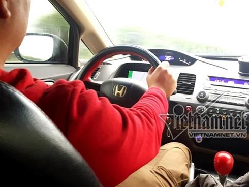 Chồng ốm, nữ giáo viên vụng trộm với tài xế taxi trong nhà nghỉ