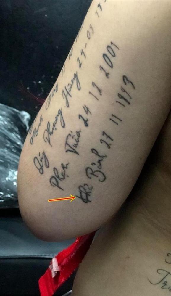 Xăm tên Khá Bảnh và hàng loạt ca sĩ lên lưng, cô gái bị chê giống bia tưởng niệm-4