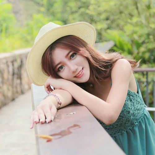 Thả đèn trời ước bạn trai to khỏe để giỏi chuyện ấy, hot girl ngực khủng gây náo loạn mạng xã hội-2
