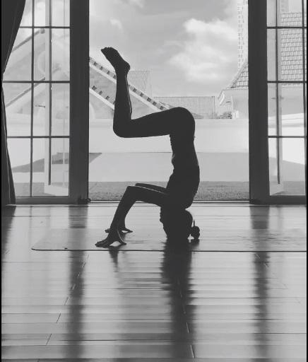 Tăng Thanh Hà tập thể dục lúc... 2 giờ sáng, thì ra đó là chiêu trò hại mẹ của cặp nhóc tỳ đáng yêu-4