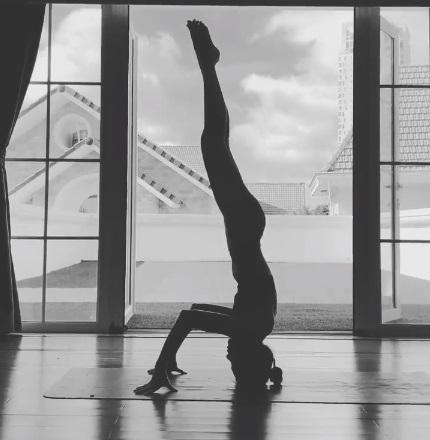 Tăng Thanh Hà tập thể dục lúc... 2 giờ sáng, thì ra đó là chiêu trò hại mẹ của cặp nhóc tỳ đáng yêu-5