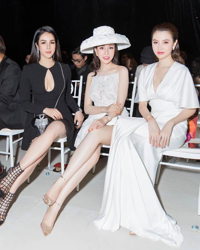 Diện đầm khoét ngực hiểm hóc, Hồng Quế nên học hỏi Hương Giang, Mai Phương Thúy để không tự dìm hàng mình-7