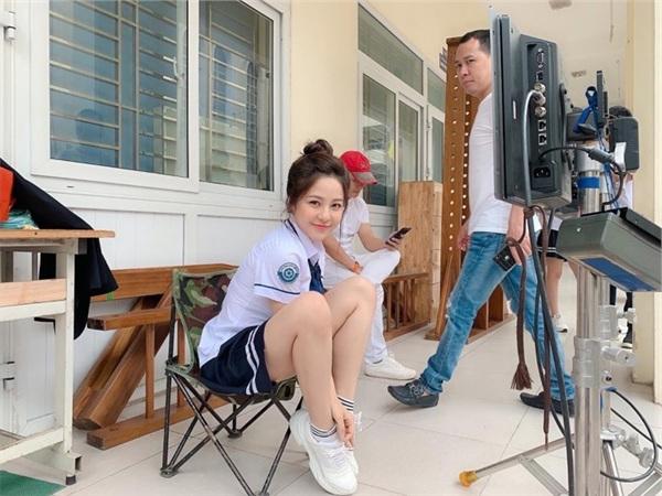 Hoàng Thùy Linh thay thế Trâm Anh đóng phim sitcom học đường-1