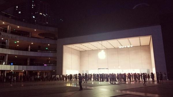 Khách xếp hàng dài ở Trung Quốc để xem chiếu sớm Avengers: Endgame, suất phim bắt đầu lúc 0h vẫn đông kín-1