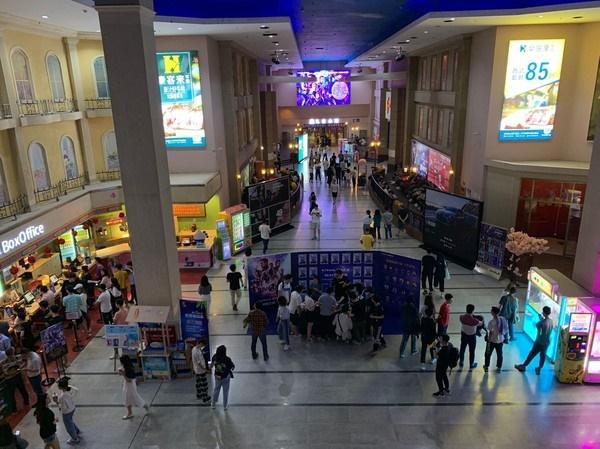 Khách xếp hàng dài ở Trung Quốc để xem chiếu sớm Avengers: Endgame, suất phim bắt đầu lúc 0h vẫn đông kín-2