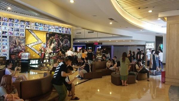 Khách xếp hàng dài ở Trung Quốc để xem chiếu sớm Avengers: Endgame, suất phim bắt đầu lúc 0h vẫn đông kín-7
