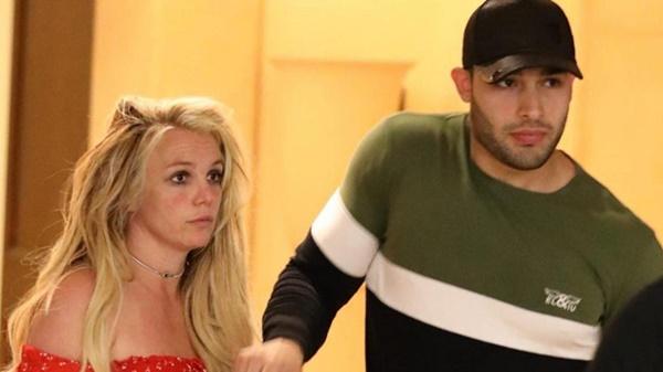 Nghi vấn Britney Spears bị kiểm soát bởi chính cha ruột-1