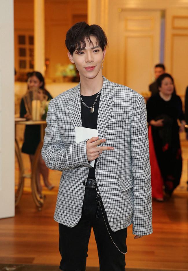 Erik, Đức Phúc cùng sửa gần hết mặt: Người đẹp đỉnh cao, kẻ ngày càng xuống mã-3