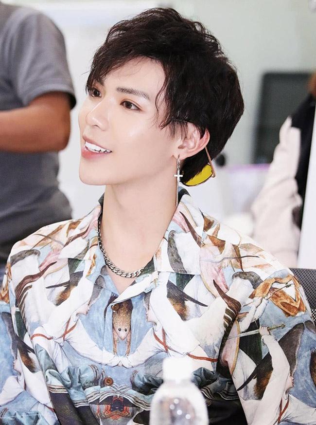 Erik, Đức Phúc cùng sửa gần hết mặt: Người đẹp đỉnh cao, kẻ ngày càng xuống mã-7