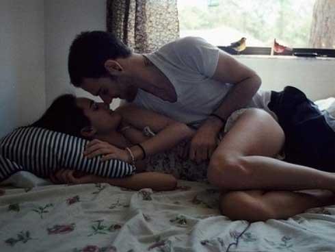 Bạn trai bỏ khi đang mang bầu, cô gái trầm cảm vừa khóc vừa chửi nhau với cái bóng của chính mình-4