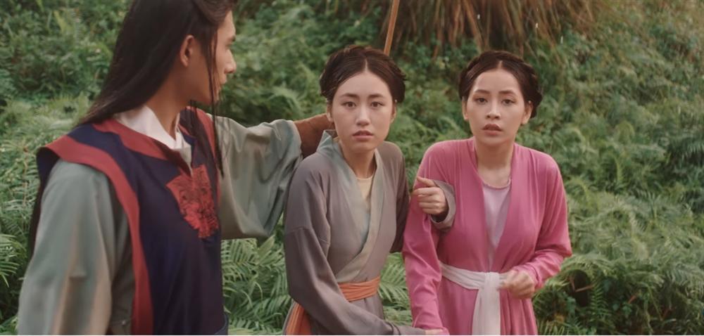 Bất ngờ với danh tính của chị Tấm bị em Cám Chi Pu hại không trượt phát nào trong MV Anh ơi ở lại-1