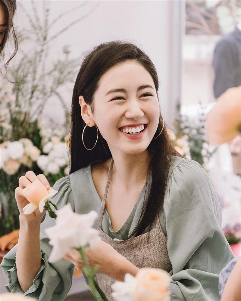 Bất ngờ với danh tính của chị Tấm bị em Cám Chi Pu hại không trượt phát nào trong MV Anh ơi ở lại-5