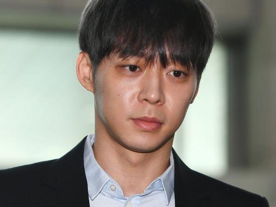 'Hoàng tử gác mái' Park Yoochun rút khỏi làng giải trí sau xác nhận dương tính với ma túy