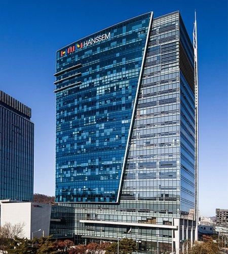 Vì tiền, SM Entertainment sẵn sàng để EXO quảng cáo cho một nhãn hàng từng có bê bối tấn công tình dục?-2