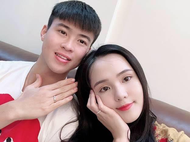 Quang Hải khoe ảnh tấm bé đen như cục than, fans quả quyết dậy thì hơn cả thành công-2