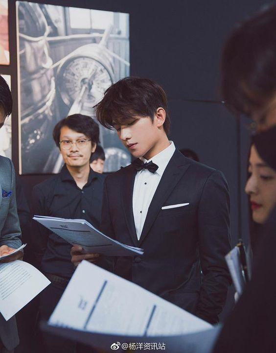 Tử vi Thứ sáu ngày 3/5/2019 của 12 cung hoàng đạo: Bạch Dương tình yêu thăng hoa, Xử Nữ cần thắt chặt chi tiêu-1