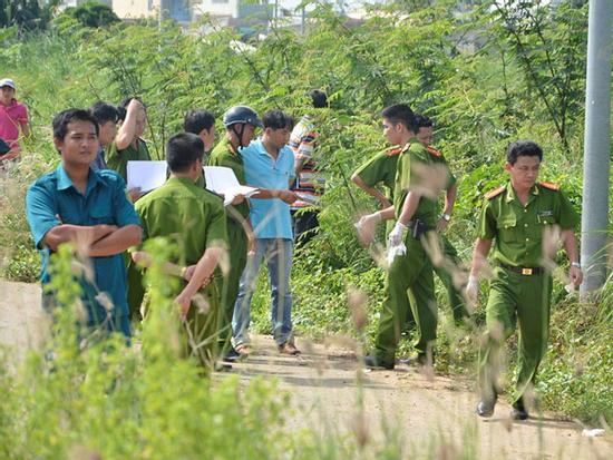 Tài xế taxi bị thiếu niên 15 tuổi siết cổ, cướp táo tợn ở Sài Gòn