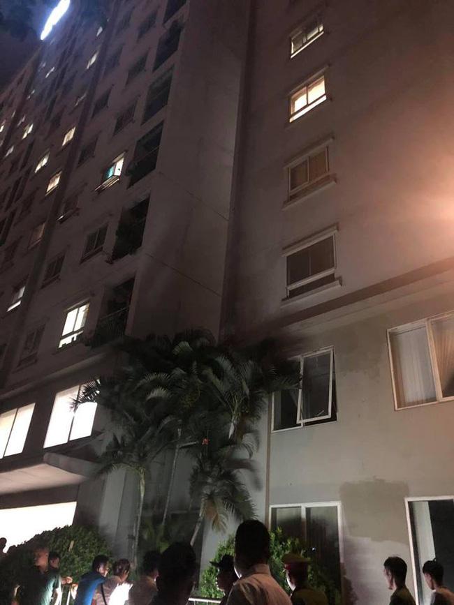 Hà Nội: Bố mẹ vắng nhà, bé gái 4 tuổi rơi từ tầng 12 chung cư xuống đất tử vong-1