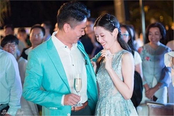 Cuộc sống của hot girl trà sữa Trung Quốc: Xa hoa nhưng tủi nhục vì lấy đại gia-6