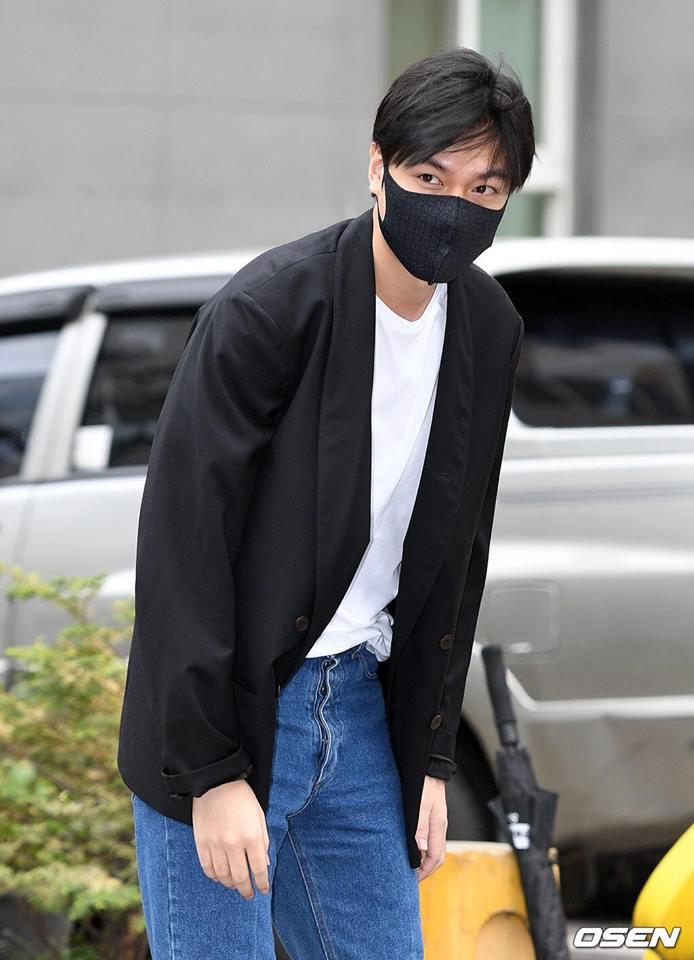 Kim Tan Lee Min Ho xuất ngũ, fan đứng chật kín hai bên đường mừng thần tượng comeback-8