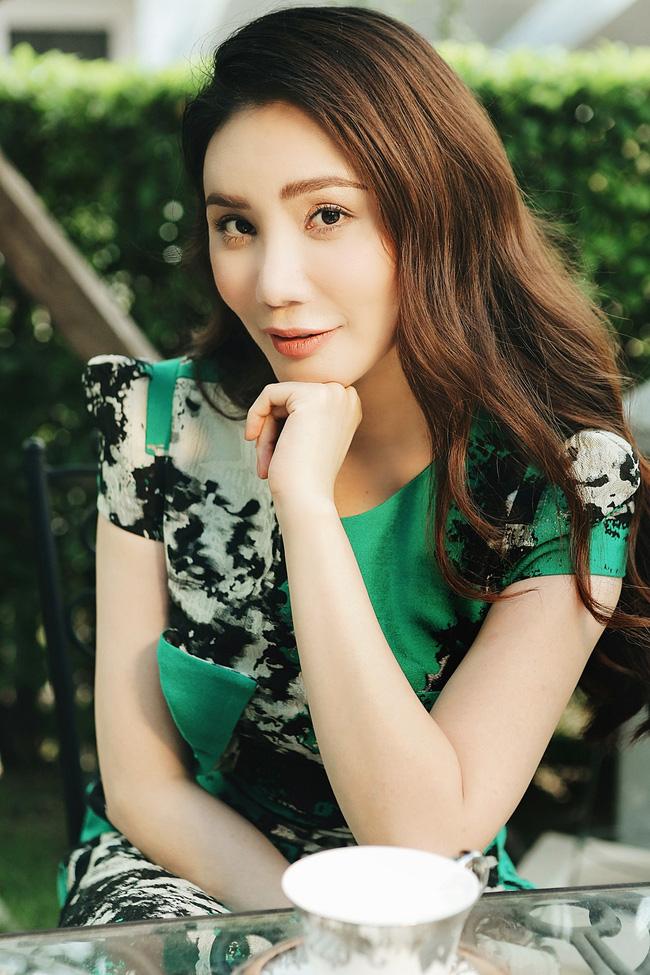 Bác tin đại phẫu dao kéo, Hồ Quỳnh Hương cho biết thủ phạm khiến gương mặt phù nề đáng sợ năm xưa chính là kem trộn-6