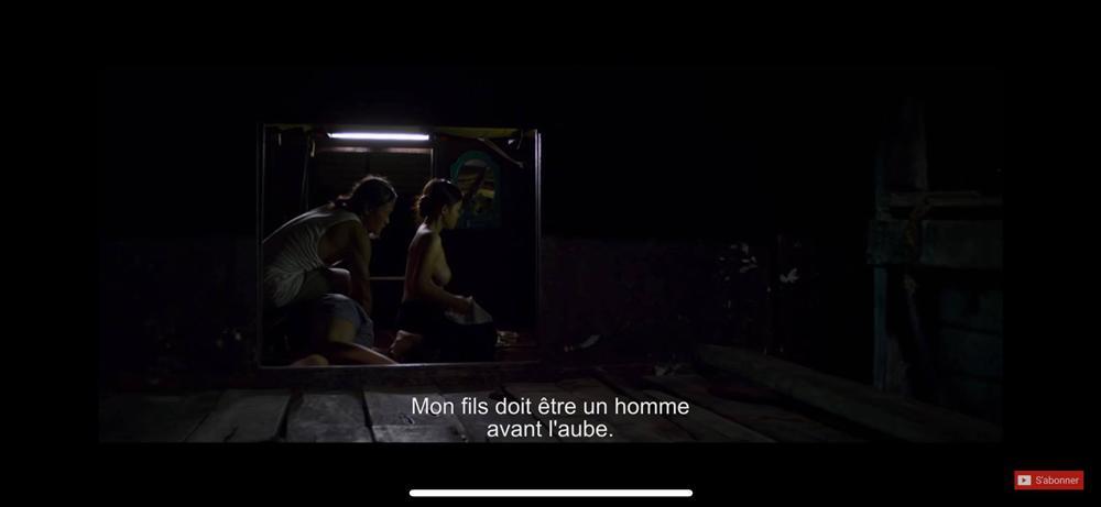 MC thời sự 9X hoang mang khi đóng cảnh nóng lộ ngực lúc chưa đủ 18 tuổi-1