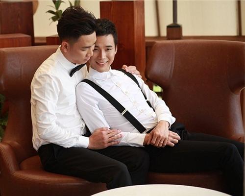 Đám cưới vượt khoảng cách giới tính của cặp trai đẹp ở Kiên Giang đang sốt rần rần cộng đồng LGBT-2