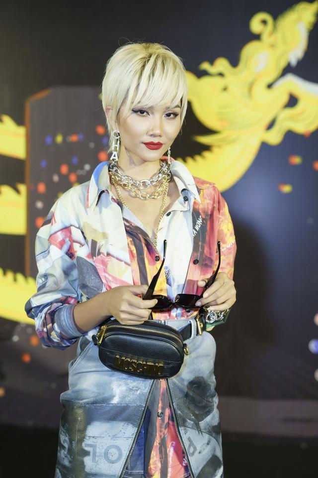 HHen Niê lạ lẫm với màu tóc bạch kim khiến rapper Đen Vâu cũng phải thốt lên: Ăn chơi ghê-9