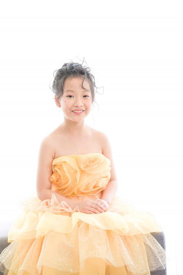 Vẻ đẹp trong trẻo sương mai của mẫu nhí Anh Thư-7