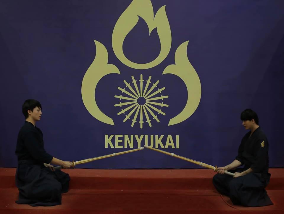 Nhật Lê tay xách nách mang nhưng vẫn cực đáng yêu ngày rời Thủ đô về quê nghỉ lễ-2