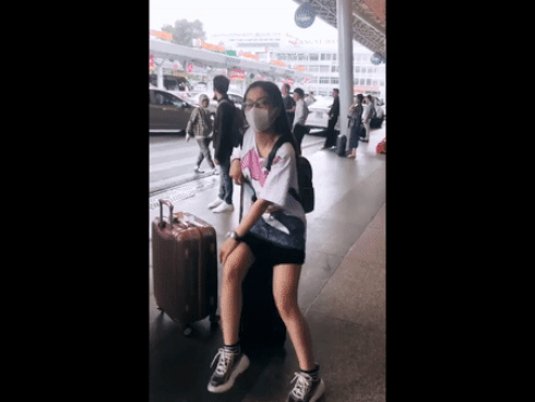 Khoe diện quần 5cm hợp trend, bạn gái Quang Hải bất ngờ bị ném đá: Chân đã ngắn cách ngồi cũng chẳng giống ai-4