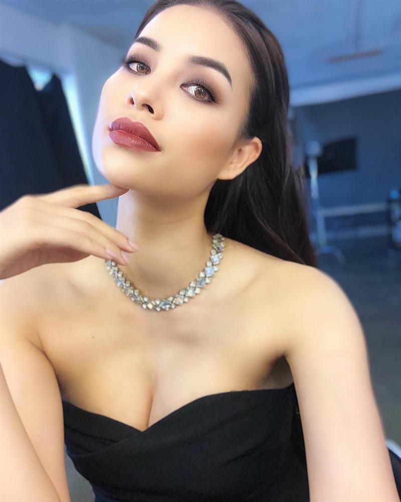 Đang bận bịu trông con nhưng hoa hậu Đặng Thu Thảo vẫn tranh thủ một phút để sống ảo-8