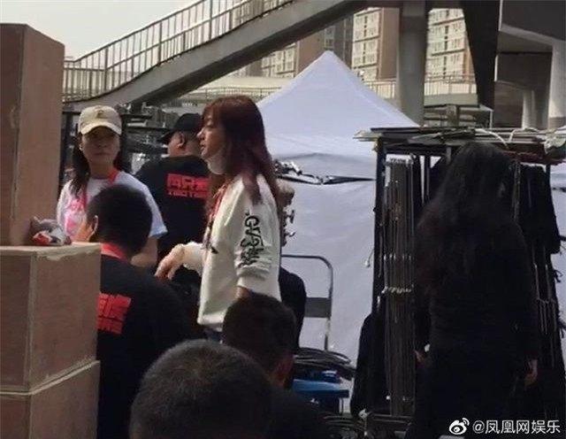 Hết hồn với ngoại hình không photoshop của Én nhỏ Triệu Vy-1