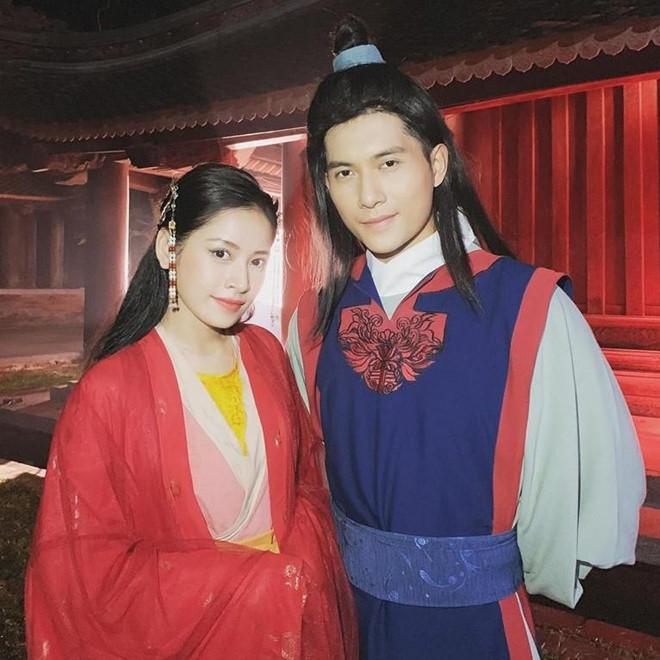 Chàng thị vệ 9X: Mình bị dị ứng vì đội mưa che ô cho Chi Pu-4