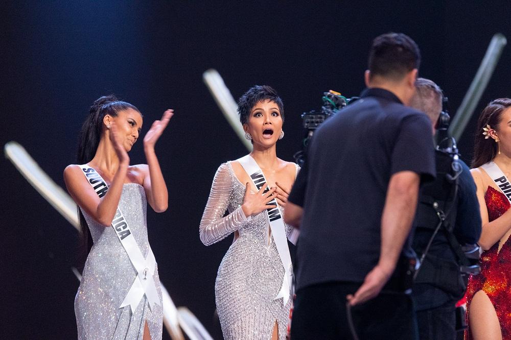 Phát hiện clip cực quý giá: HHen Niê là thí sinh duy nhất được chủ tịch Miss Universe vỗ tay, Việt Nam vuột vương miện quá tiếc nuối-2