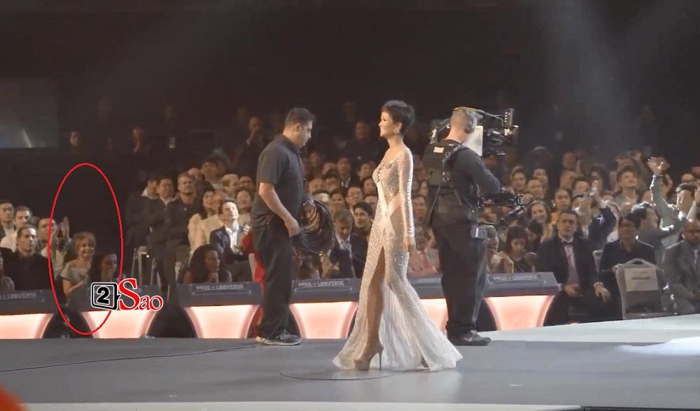 Phát hiện clip cực quý giá: HHen Niê là thí sinh duy nhất được chủ tịch Miss Universe vỗ tay, Việt Nam vuột vương miện quá tiếc nuối-4