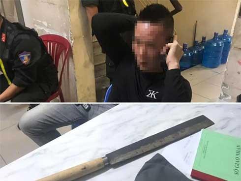 Tài xế thủ dao gần nửa mét lái siêu xe dạo phố quận 1