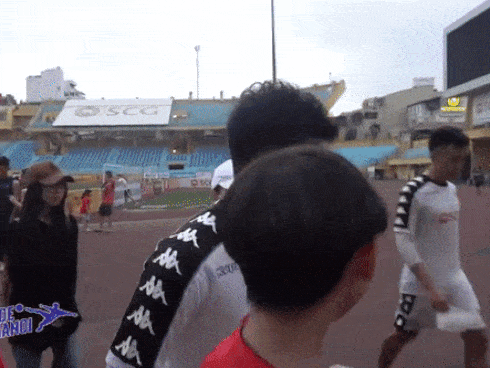 Được yêu cầu hát 1 bài nhưng mặc cả chỉ hát vài câu, Đình Trọng khiến fans đổ đứ đừ vì chất giọng và biểu cảm yêu không tưởng-2