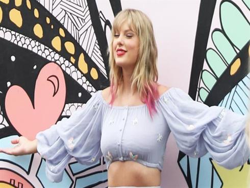 Biểu tượng tay của BTS và TWICE trong MV mới có ý nghĩa gì?-4