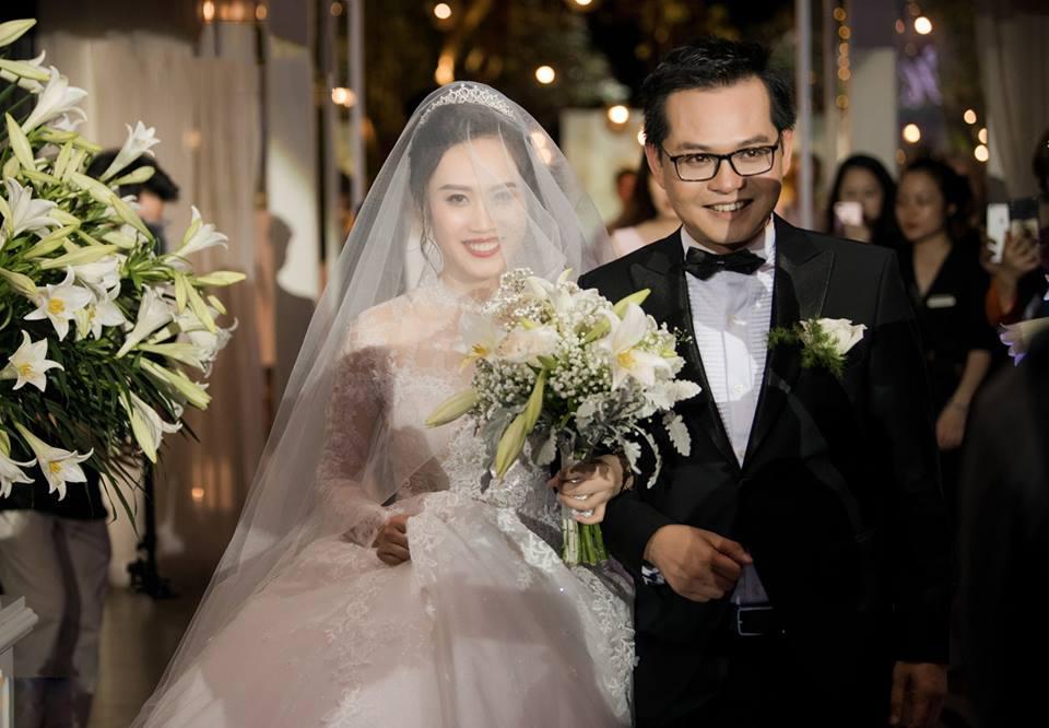 Clip Thảo Vân, Thành Trung dẫn đám cưới bị nghệ sĩ đàn anh chê thớ lợ, giả dối-1