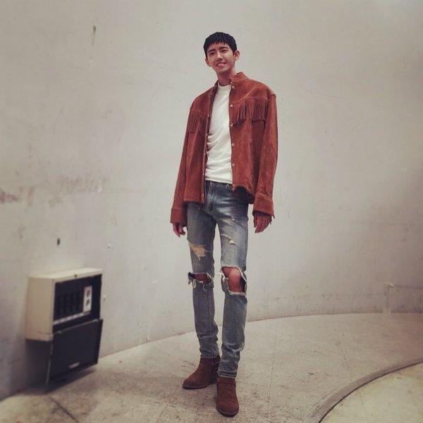 Nam idol Hàn Quốc mất 30.000 follow Instagram chỉ vì ham hố sống ảo, nghiện kéo dài chân-3