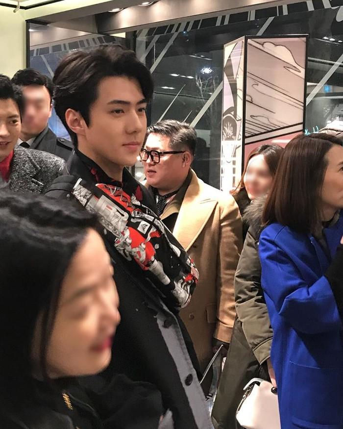 Cân trọn combo mặt mộc – cam thường, cậu út Sehun (EXO) đích thị là pho tượng sống của làng nhạc Kpop-6